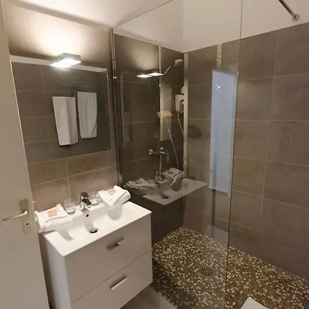 Otel Carolina